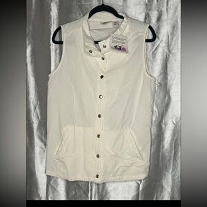 Elegant Cream Sleeveless Button-Down Shirt